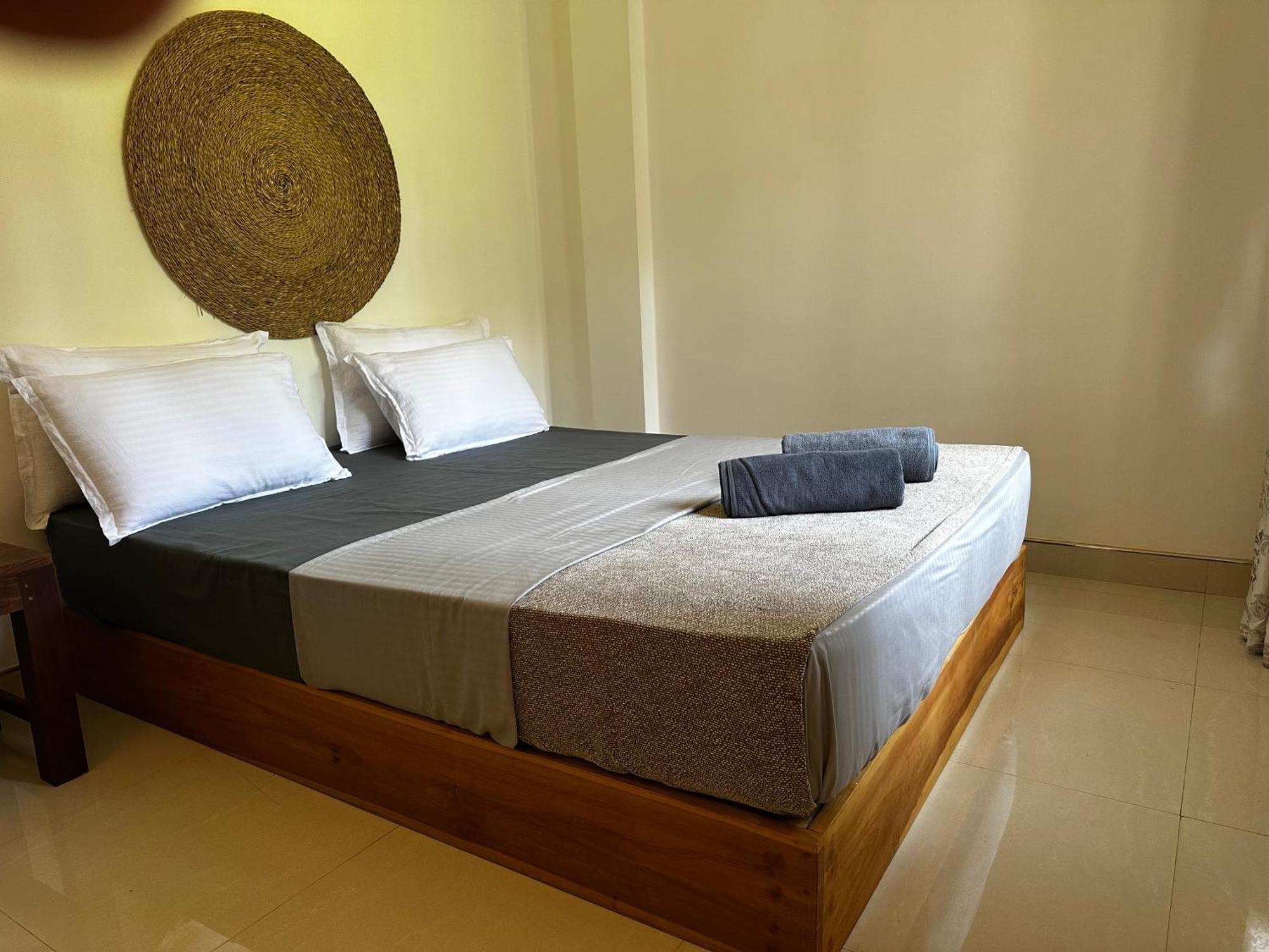 Curve Hiri Apartment Dickwella Exterior photo